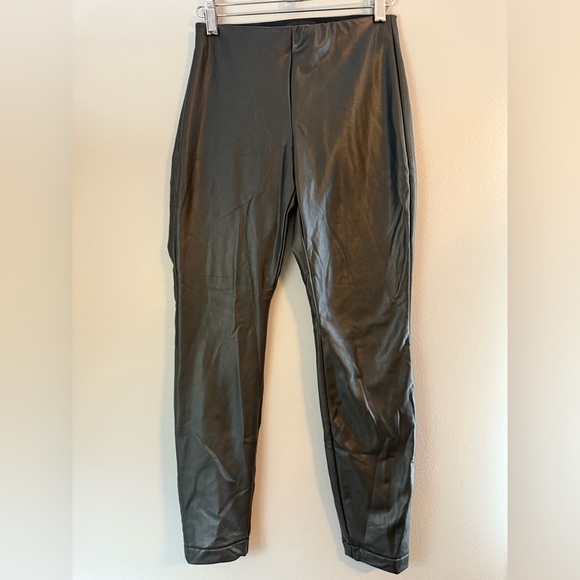 Banana Republic Factory High Rise Black Vegan Faux Leather Leggings Size PXXS - Picture 2 of 10